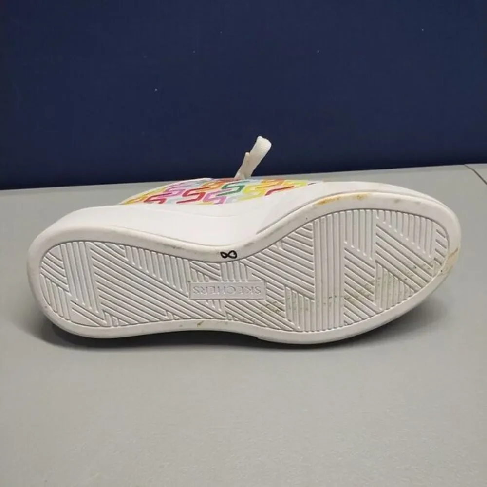 SKECHERS Cordova Classic Low Top Sneakers Womens‎ 8 White Multi Canvas Lace-Up